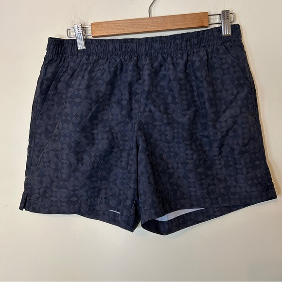 Columbia Hiking Shorts Grey Geometric Size M - Picture 1 of 9